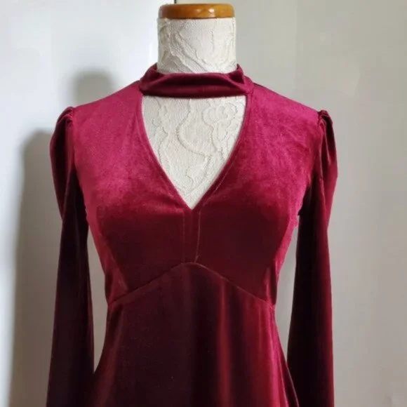 Romeo & Juliet Couture Burgundy Velvet Choker Dress Sz S - Picture 4 of 14